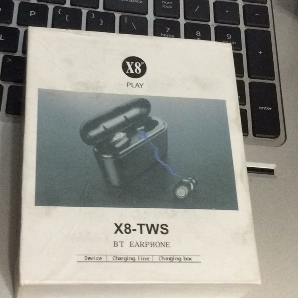 COPY - Charging box/Ear plugs